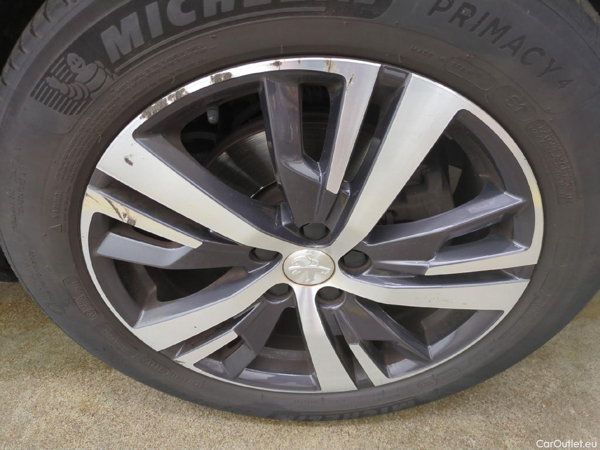  Peugeot  5008  Allure 1.2 PureTech 130CV BVA8 7 Sieges E6d #15