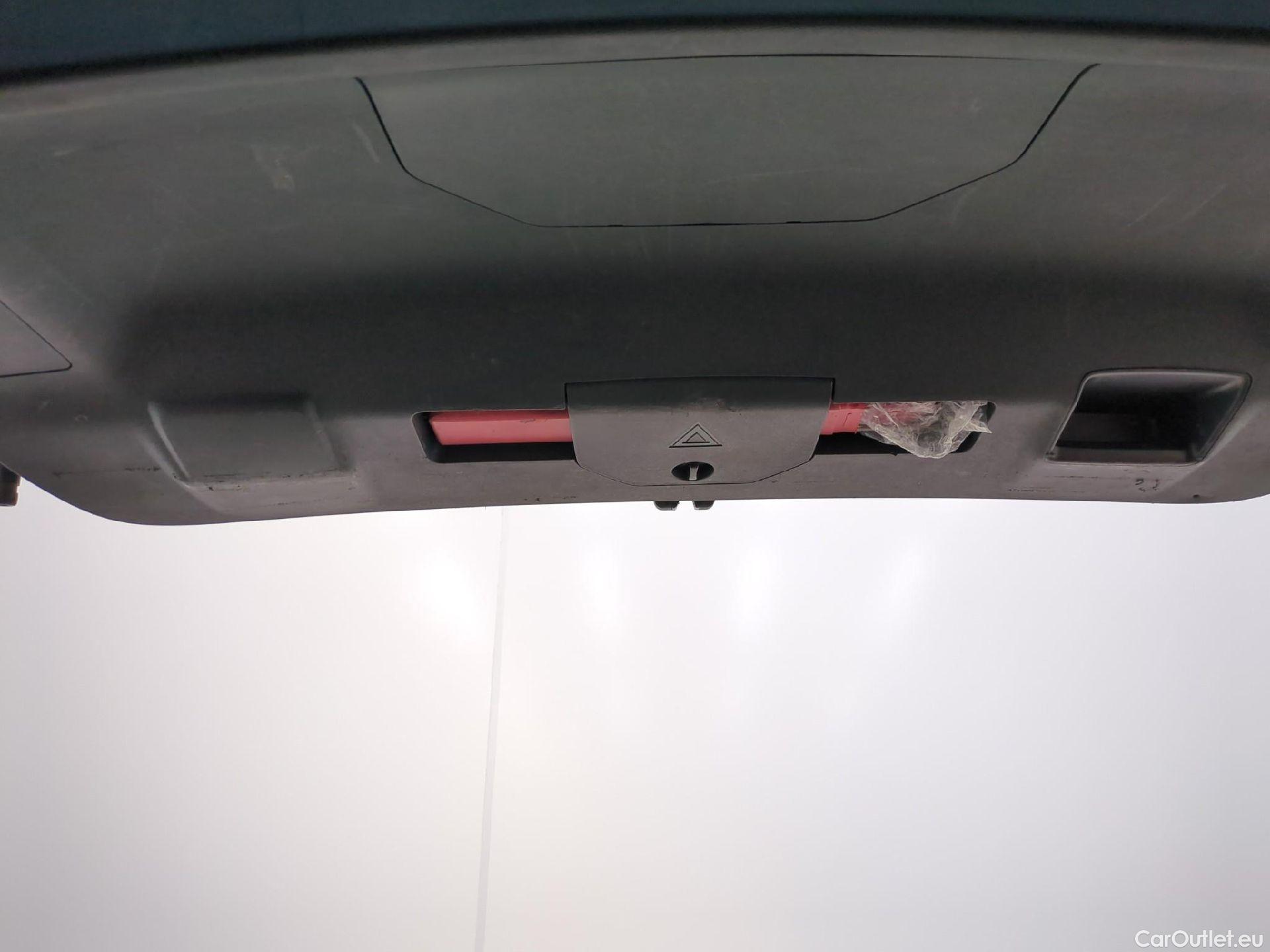  Peugeot  5008  Active Pack 1.5 HDi 130CV BVA8 7 Sieges E6d #17