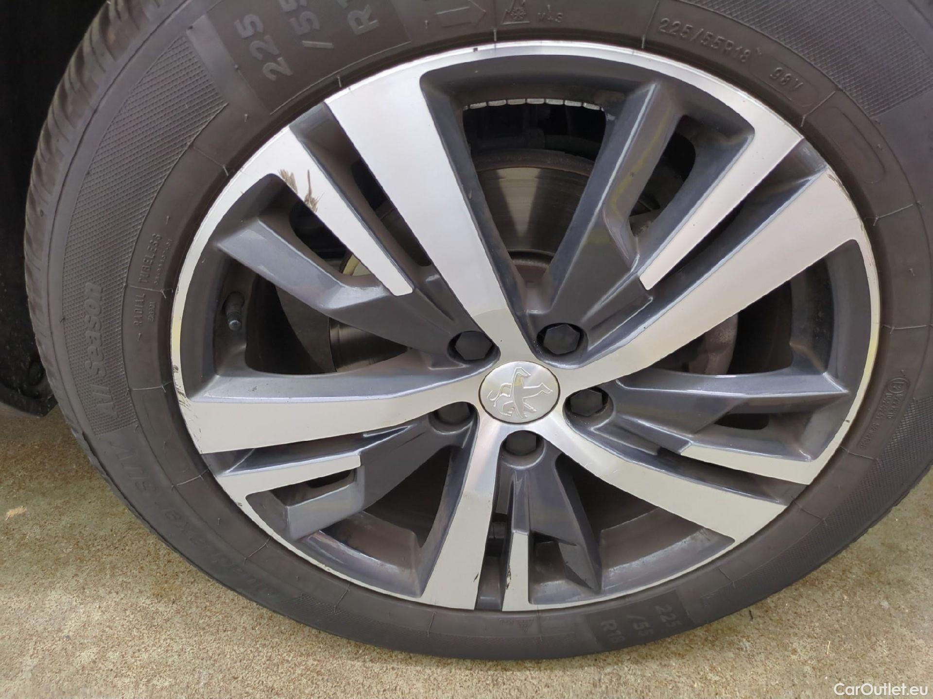  Peugeot  5008  Allure Pack 1.5 HDi 130CV BVA8 7 Sieges E6d #14