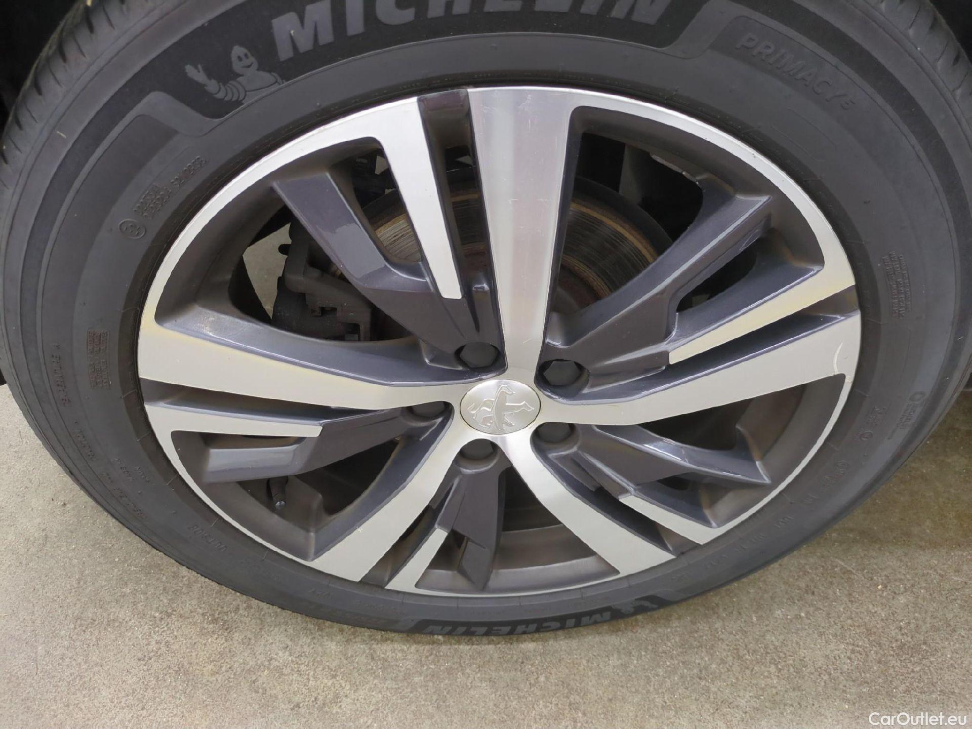  Peugeot  5008  Allure 1.2 PureTech 130CV BVA8 7 Sieges E6d #18