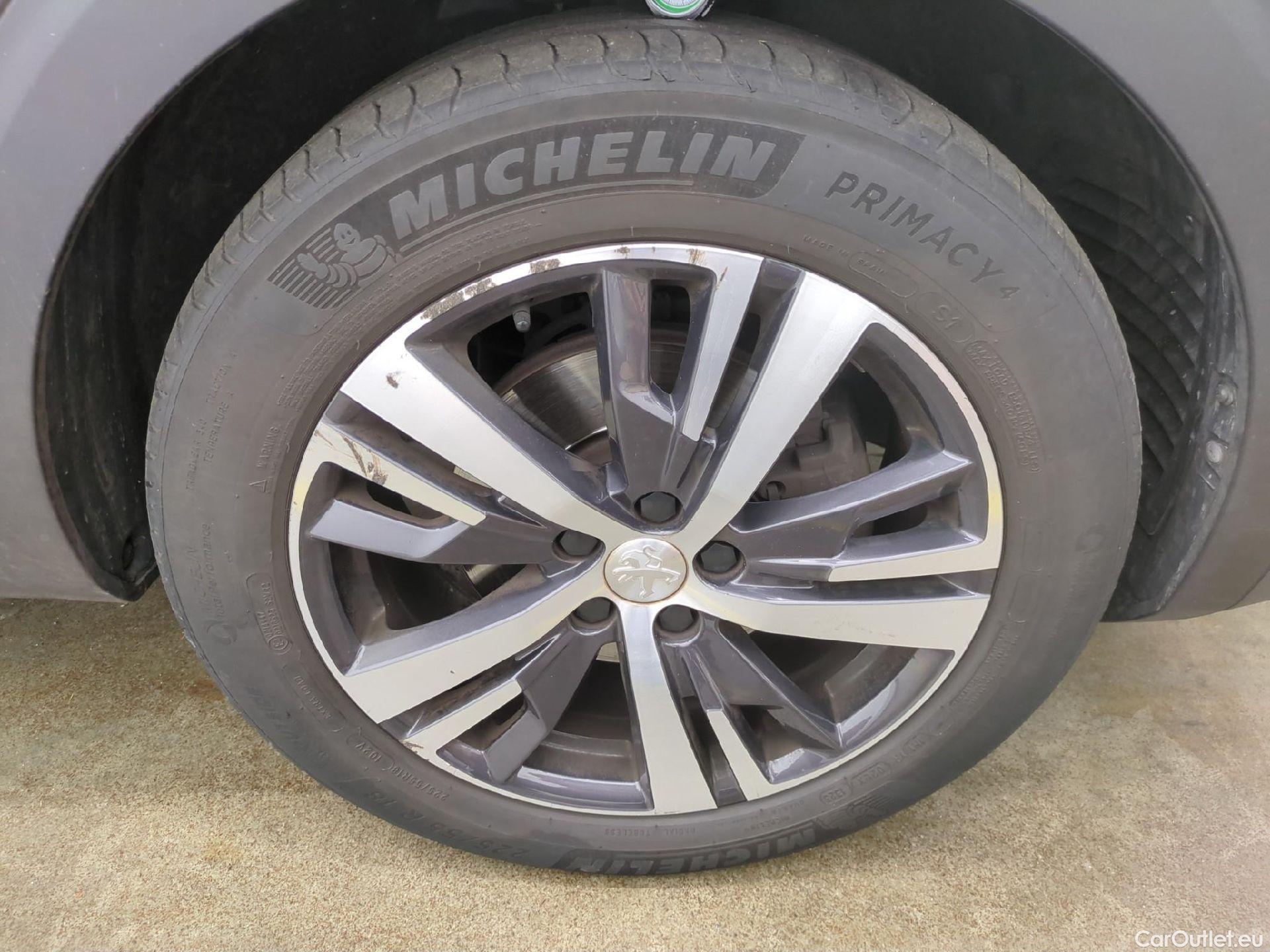  Peugeot  5008  Allure 1.2 PureTech 130CV BVA8 7 Sieges E6d #10