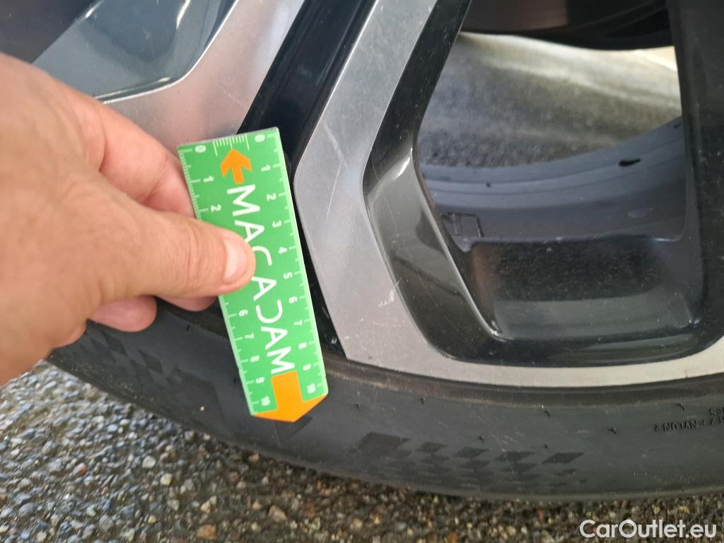  Renault  Arkana RENAULT  / 2021 / 5P / SUV Techno mild hybrid 140 EDC -22 #21