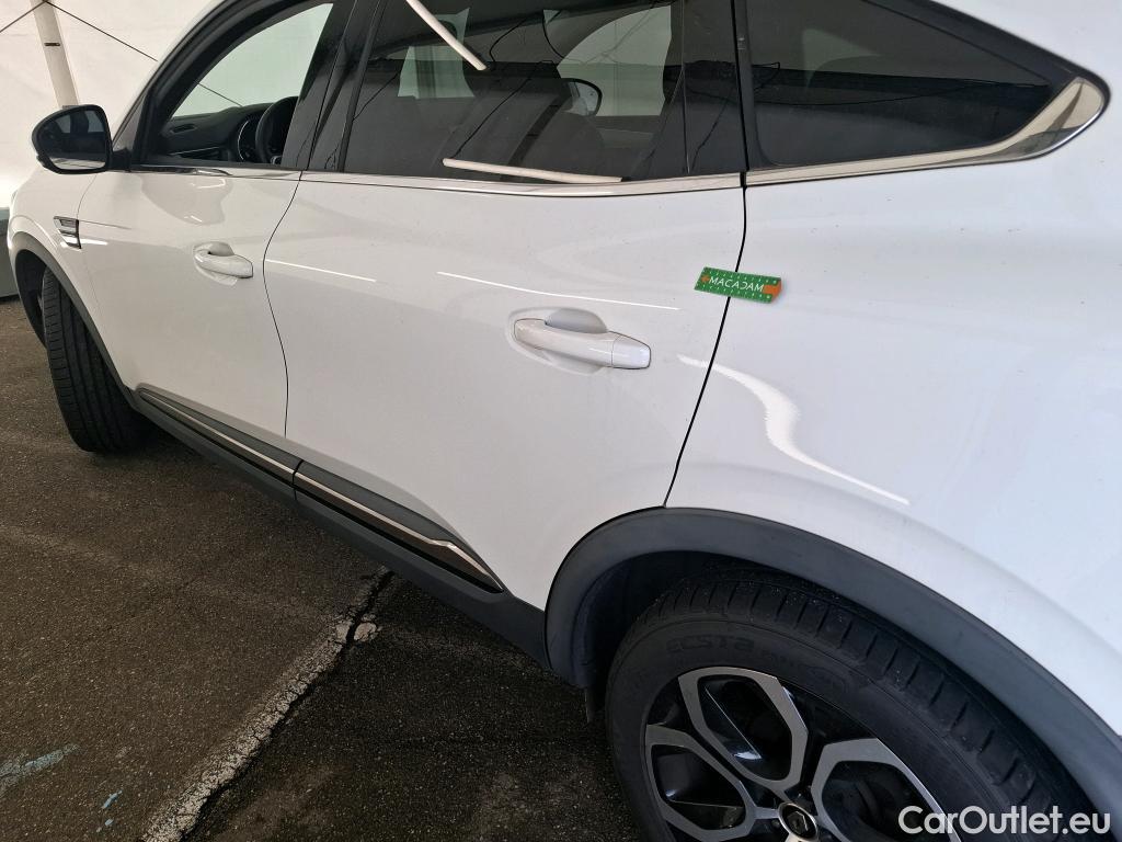  Renault  Arkana RENAULT  / 2021 / 5P / SUV Techno mild hybrid 140 EDC -22 #24