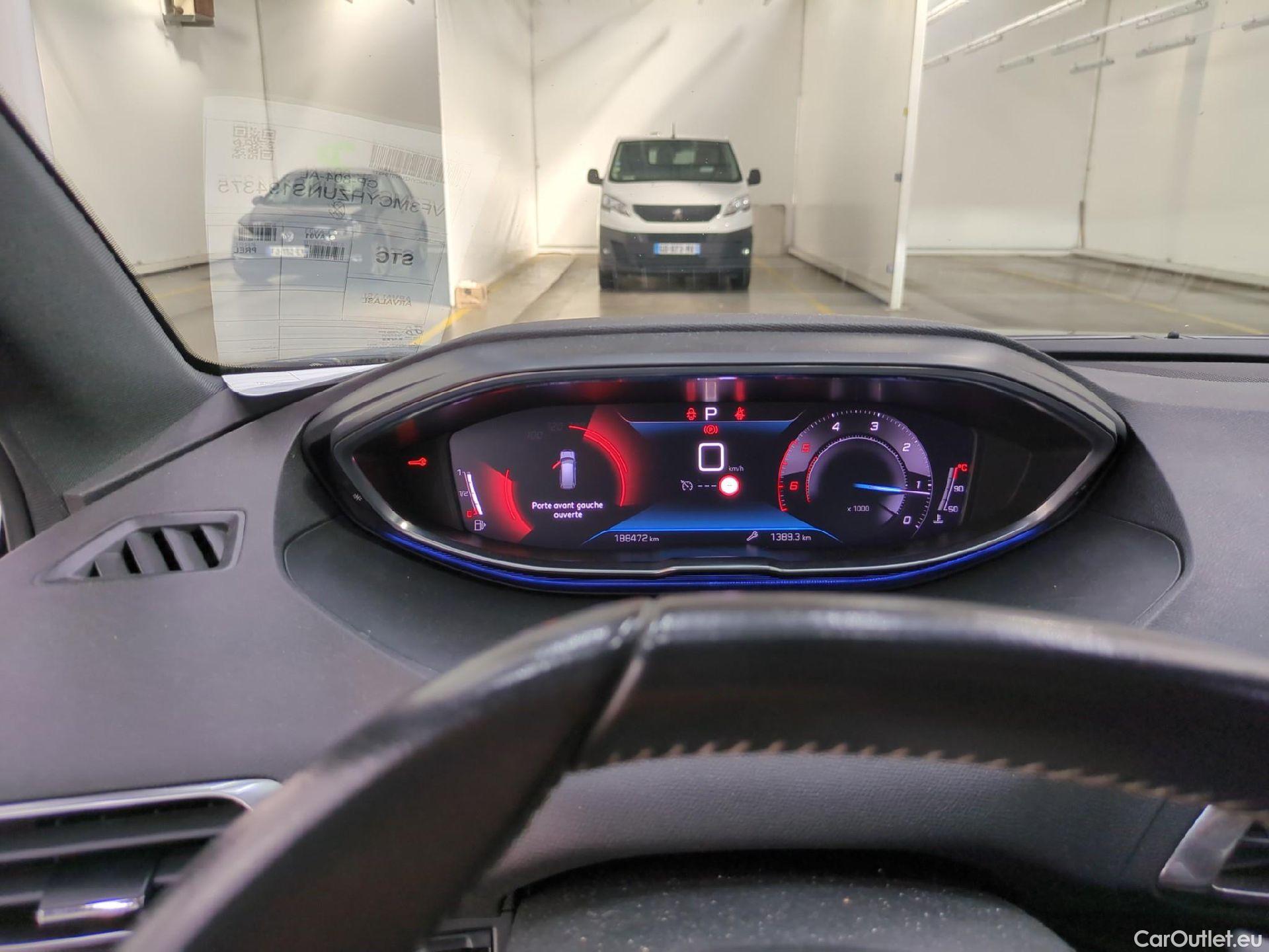  Peugeot  5008  Active Pack 1.5 HDi 130CV BVA8 7 Sieges E6d #4