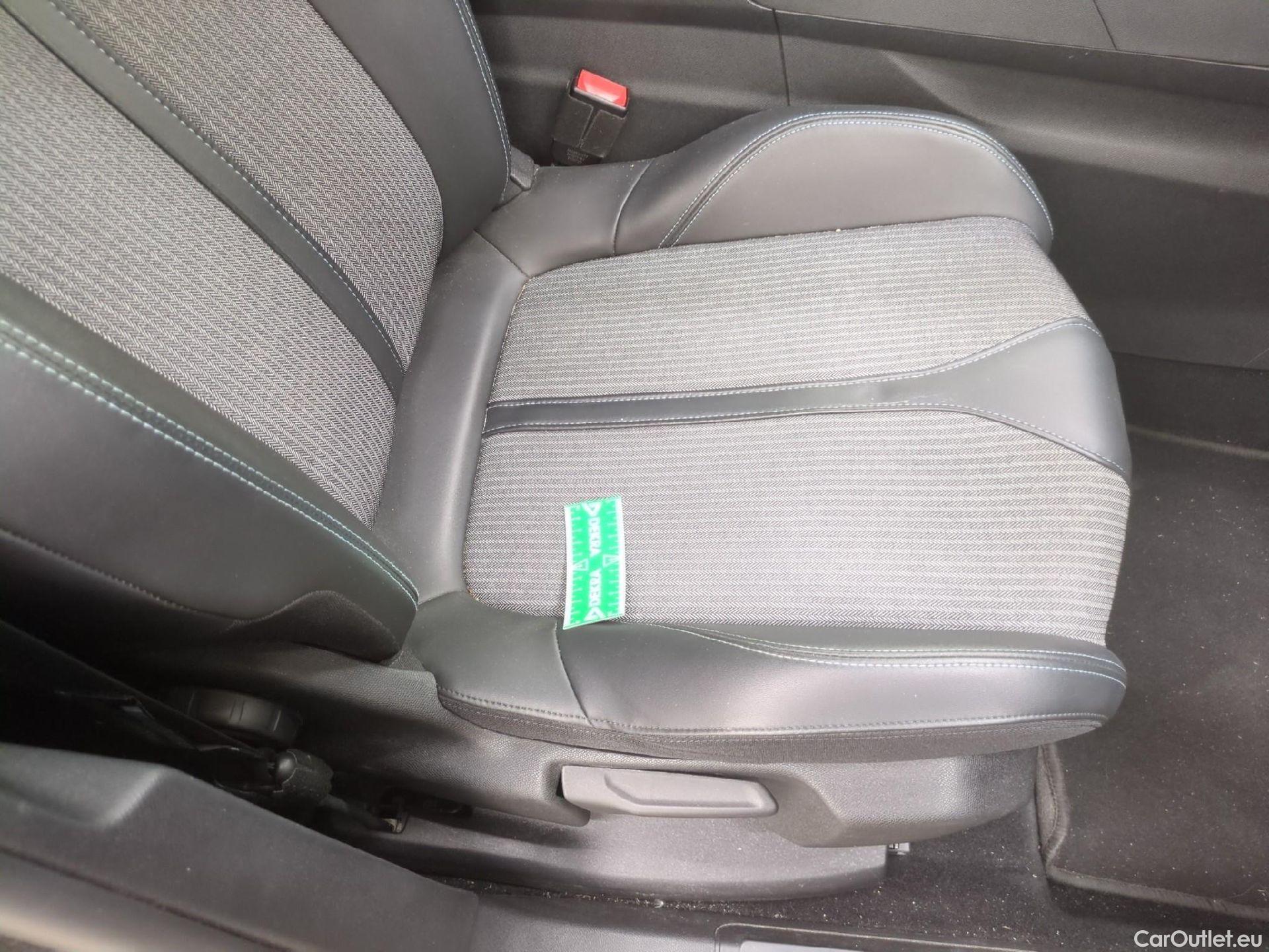  Peugeot  5008  Allure 1.2 PureTech 130CV BVA8 7 Sieges E6d #7