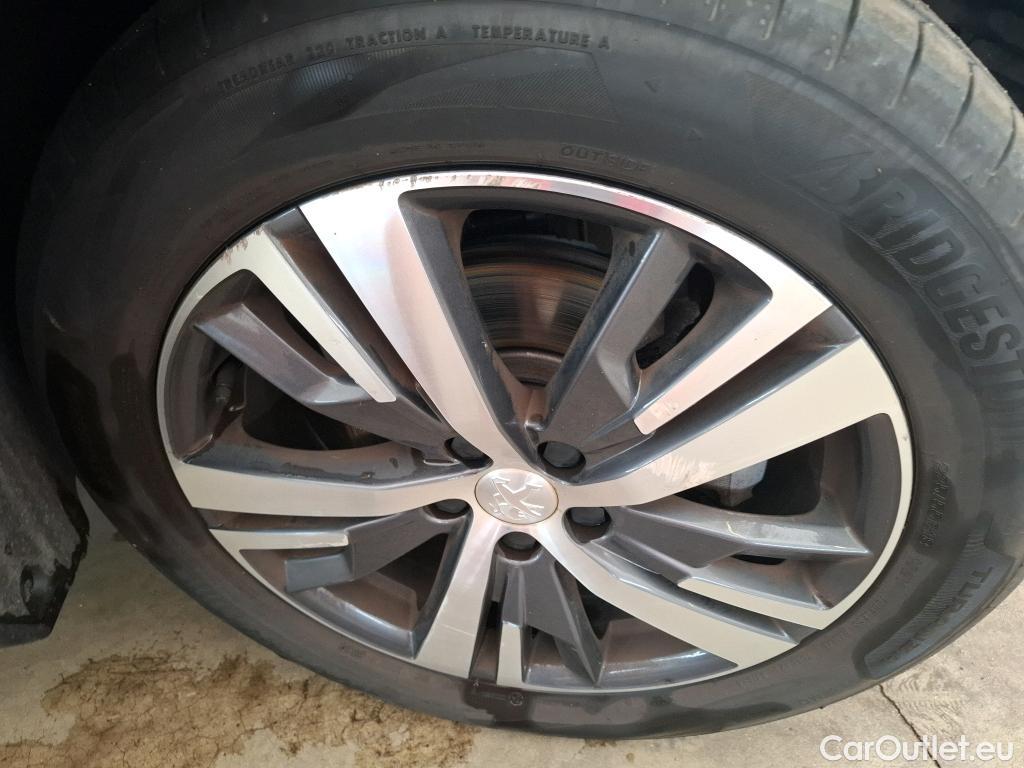  Peugeot  3008  Allure Pack 1.5 HDi 130CV BVA8 E6d #36
