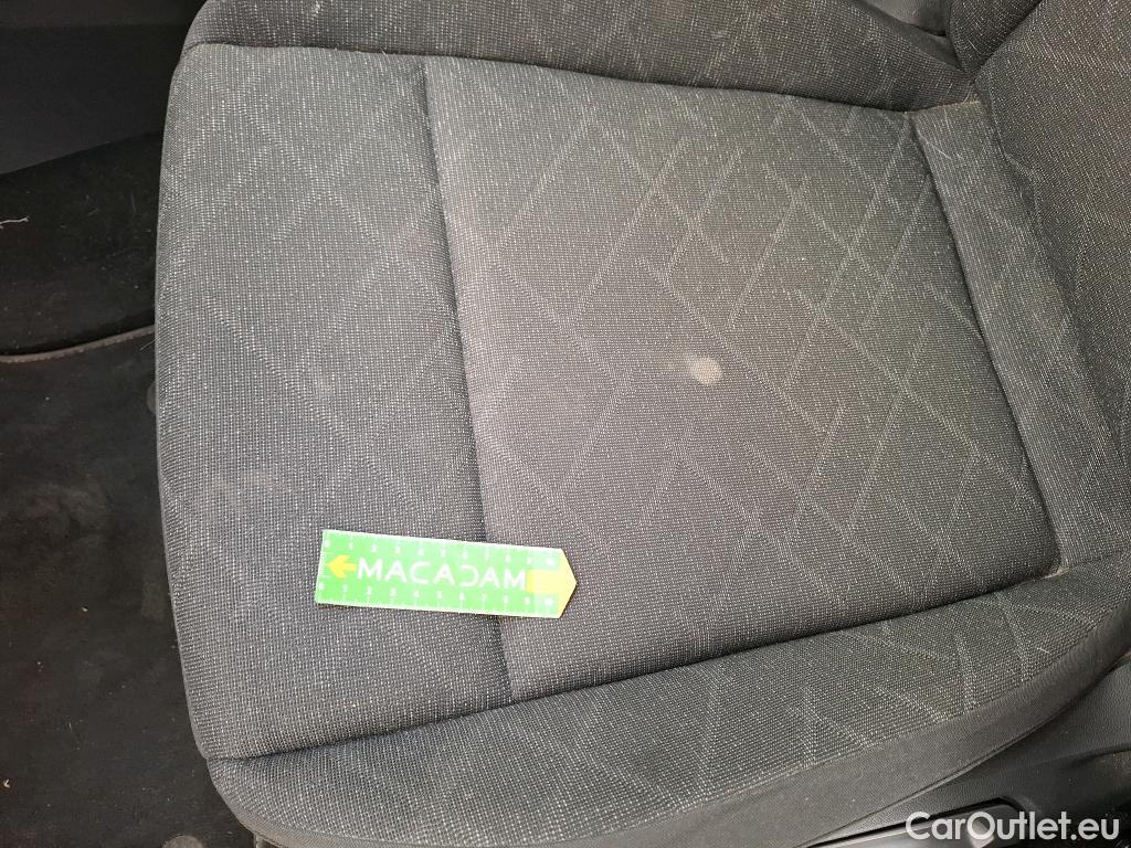  Volkswagen  Golf  VIII Berline Life 1st 2.0 TDI 115CV BVA7 E6d #9