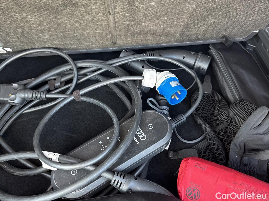  Audi  Q4 E-Tron AUDI  / 2021 / 5P / todoterreno S line 40 e-tron 150kW 82kWh #14