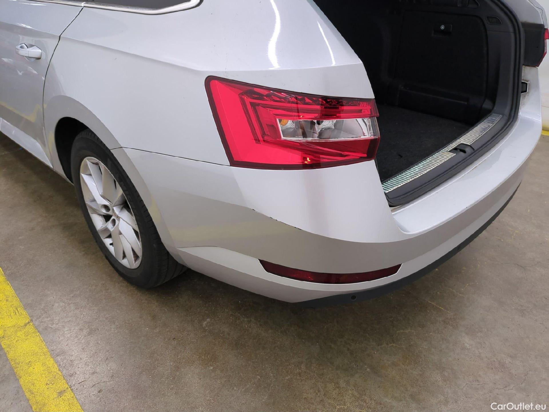  Skoda  Superb  Break Business 2.0 TDI 150CV BVA7 E6d #27