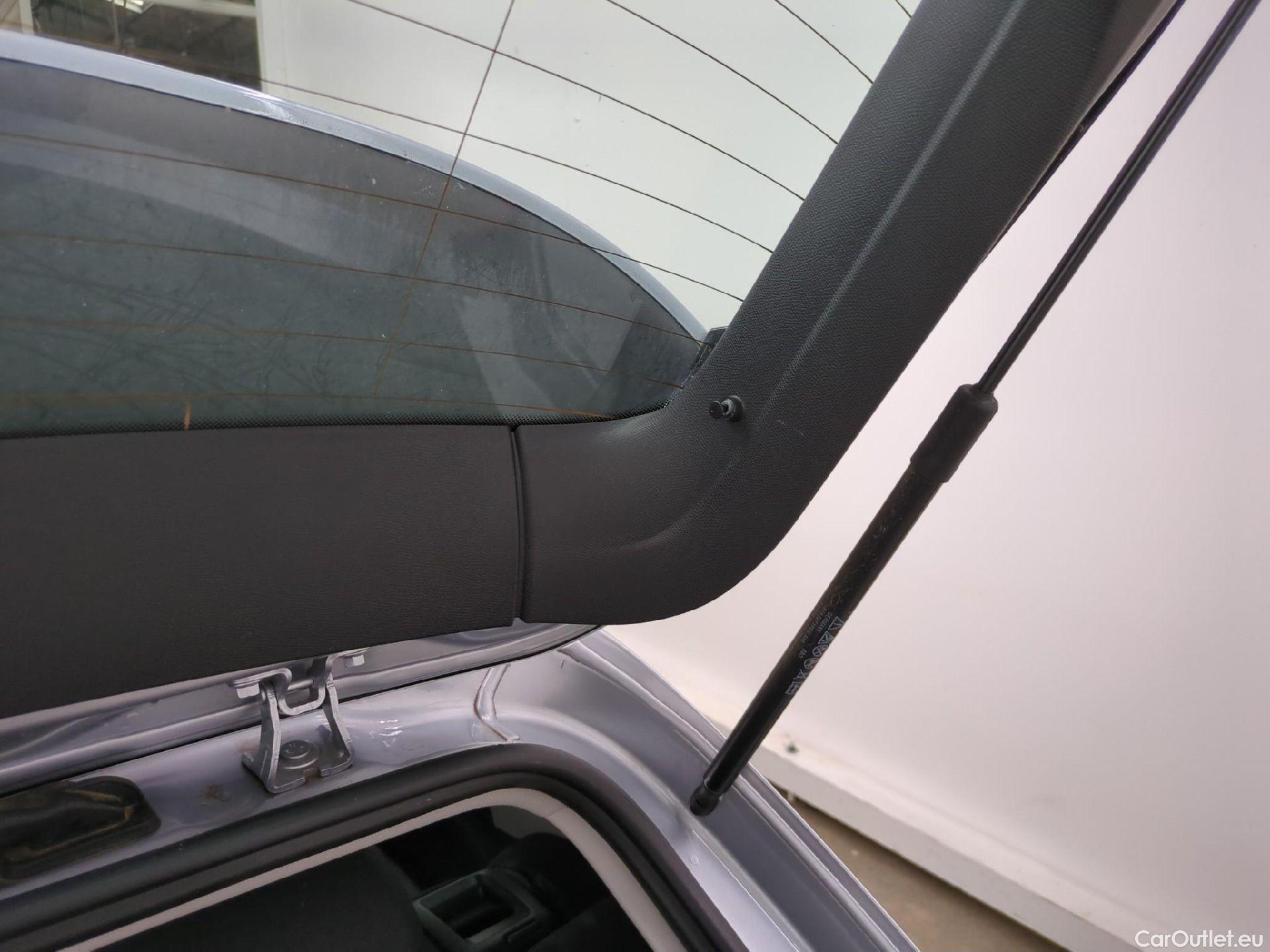  Seat  Leon SEAT  / 2020 / 5P / Berline 1.0 TSI 110 S&S Style Business #4