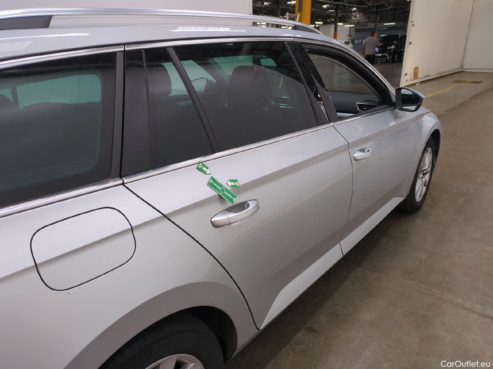  Skoda  Superb  Break Business 2.0 TDI 150CV BVA7 E6d #37