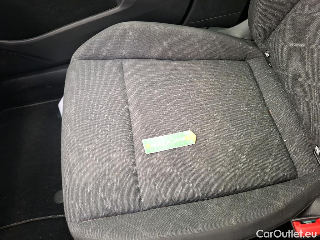  Volkswagen  Golf  VIII Berline Life 1st 2.0 TDI 115CV BVA7 E6d #10