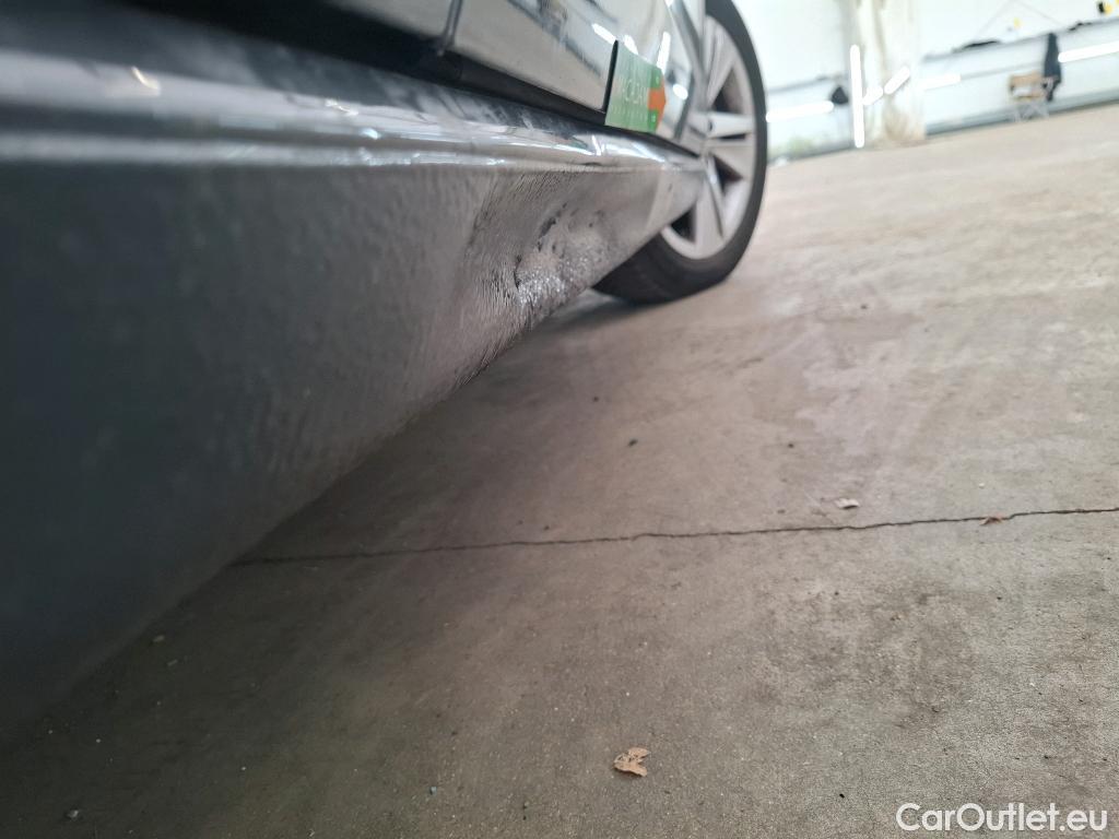  Volkswagen  Golf  VIII Berline Life 1st 2.0 TDI 115CV BVA7 E6d #3