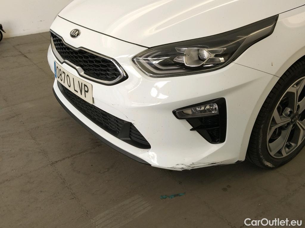  KIA  Cee'd KIA Ceed / 2018 / 5P / berlina con portón 1.6 MHEV 100kW (136CV) Tech DCT #19