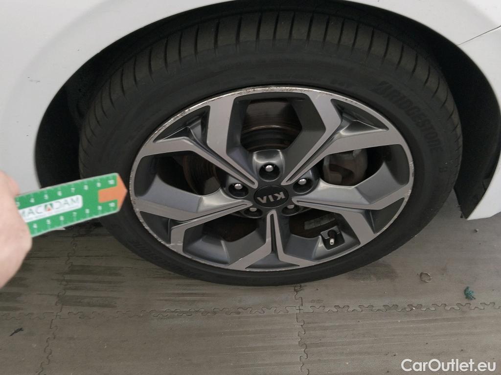  KIA  Cee'd KIA Ceed / 2018 / 5P / berlina con portón 1.6 MHEV 100kW (136CV) Tech DCT #8