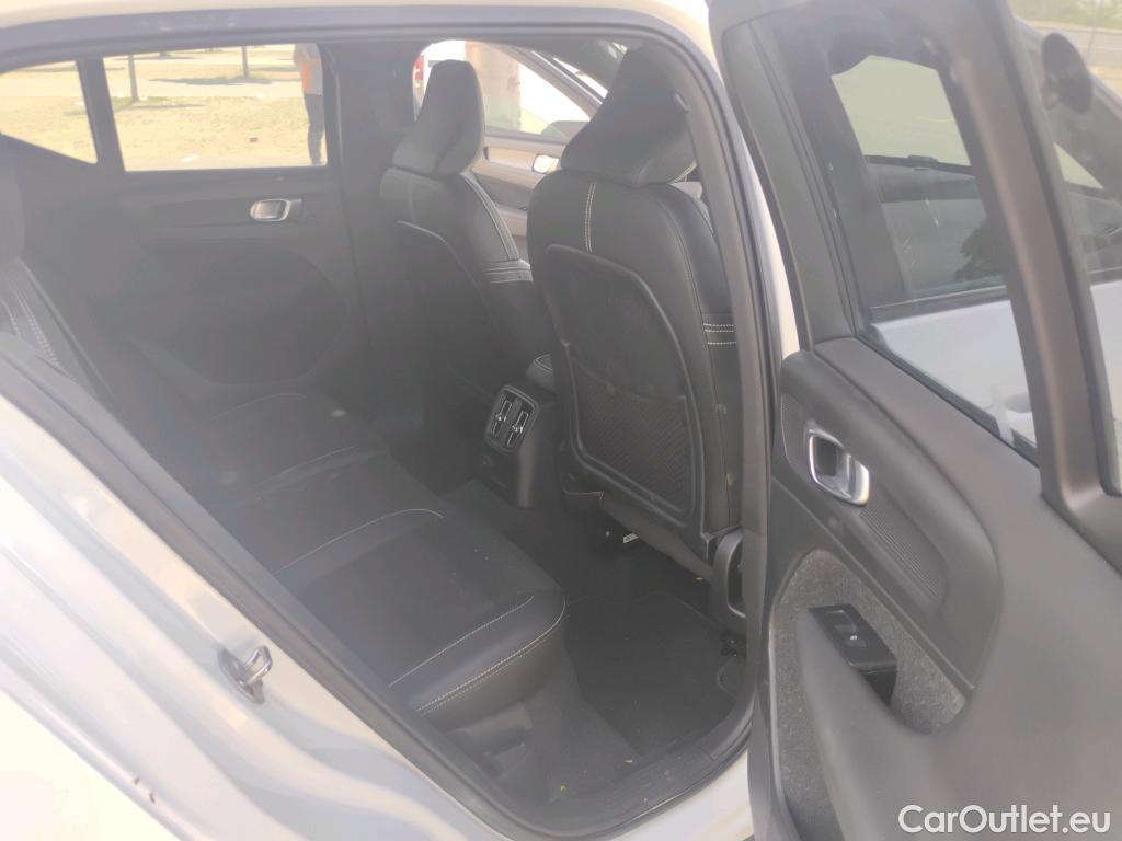  Volvo  XC 40 VOLVO XC40 / 2017 / 5P / todoterreno 1.5 T5 Twin Recharge R-Design Auto #3