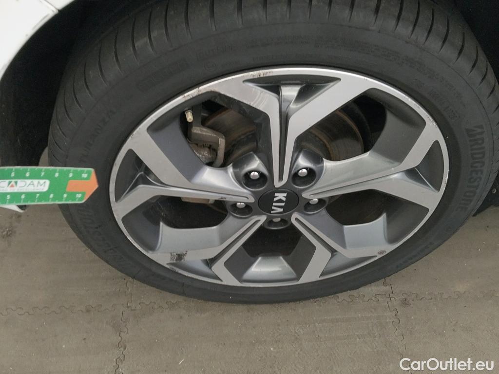  KIA  Cee'd KIA Ceed / 2018 / 5P / berlina con portón 1.6 MHEV 100kW (136CV) Tech DCT #10
