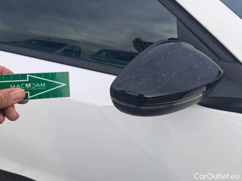  Peugeot  2008 PEUGEOT  / 2019 / 5P / todoterreno Active Pack Puretech 100 S&S BVM6 #27