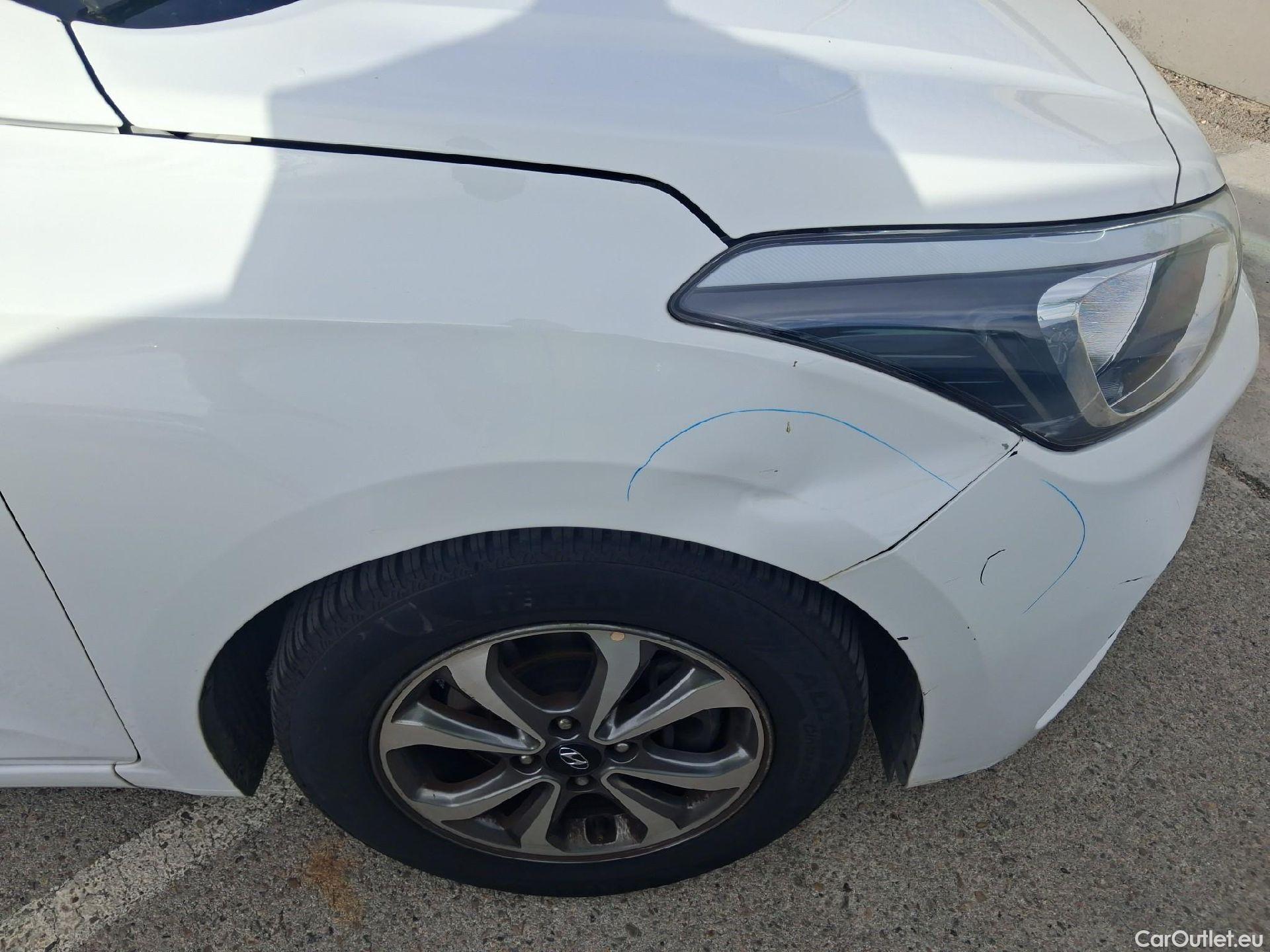  Hyundai  i20 HYUNDAI  / 2018 / 5P / berlina con portón 1.0 TGDI 74kW (100CV) Klass #20