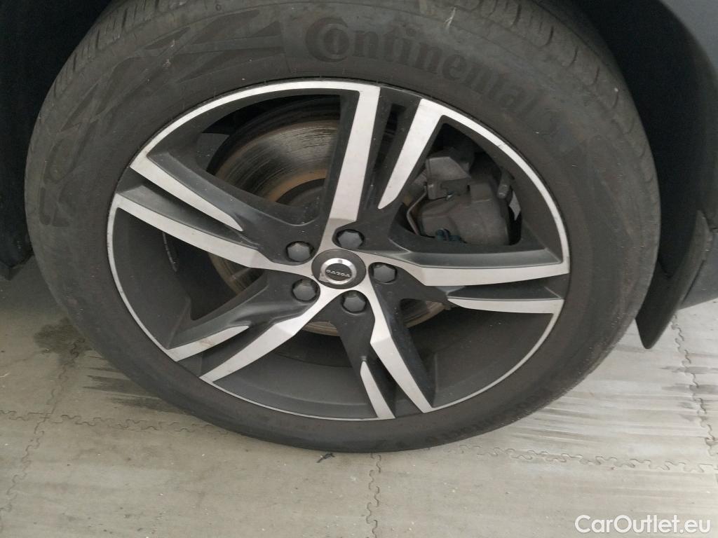  Volvo  XC 40 VOLVO XC40 / 2017 / 5P / todoterreno 1.5 T4 Twin Recharge R-Design Auto #28