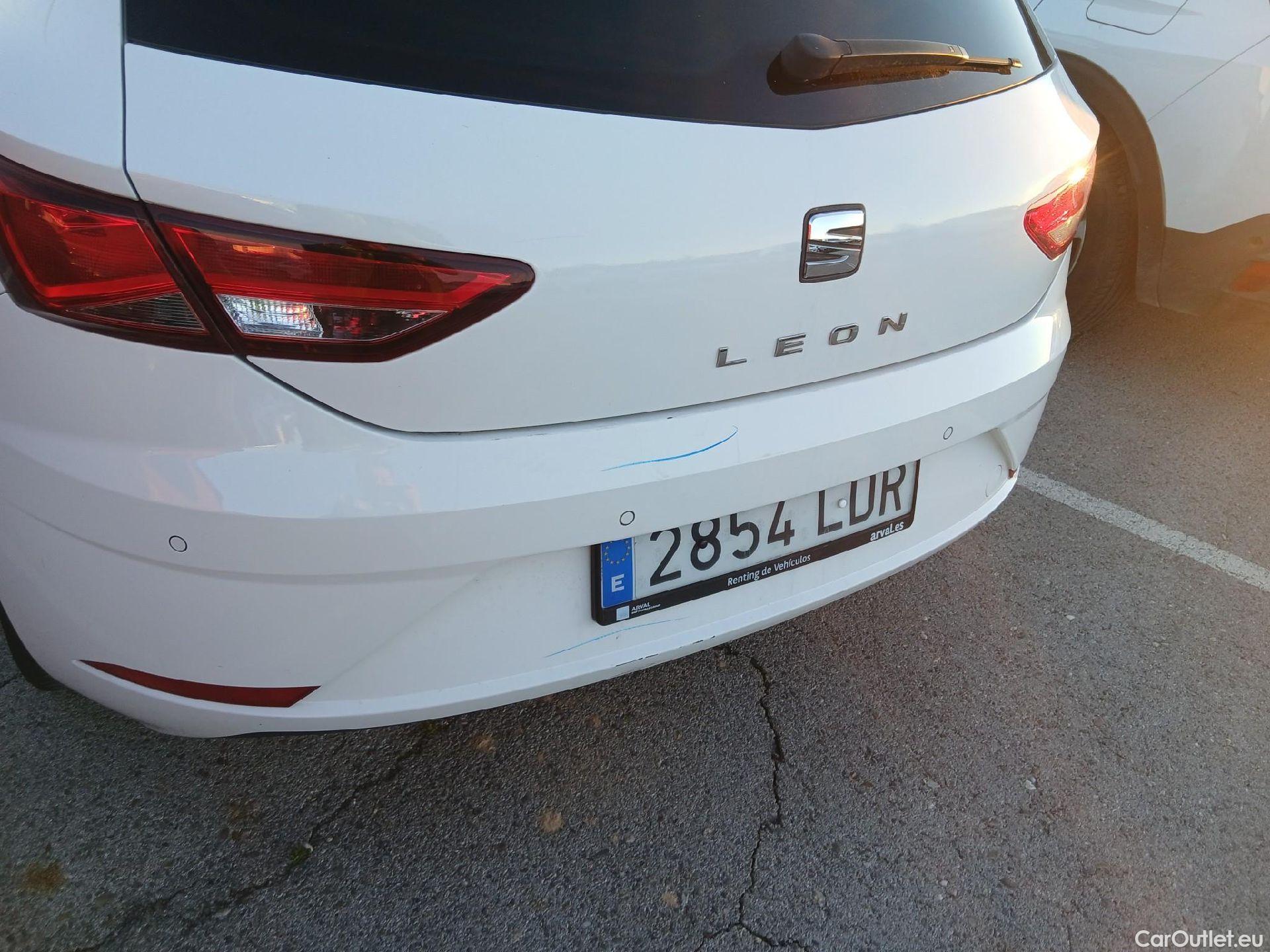  Seat  Leon SEAT León / 2016 / 5P / berlina con portón 1.6 TDI 85kW S&S Style Visio Ed Nav (AC) #24