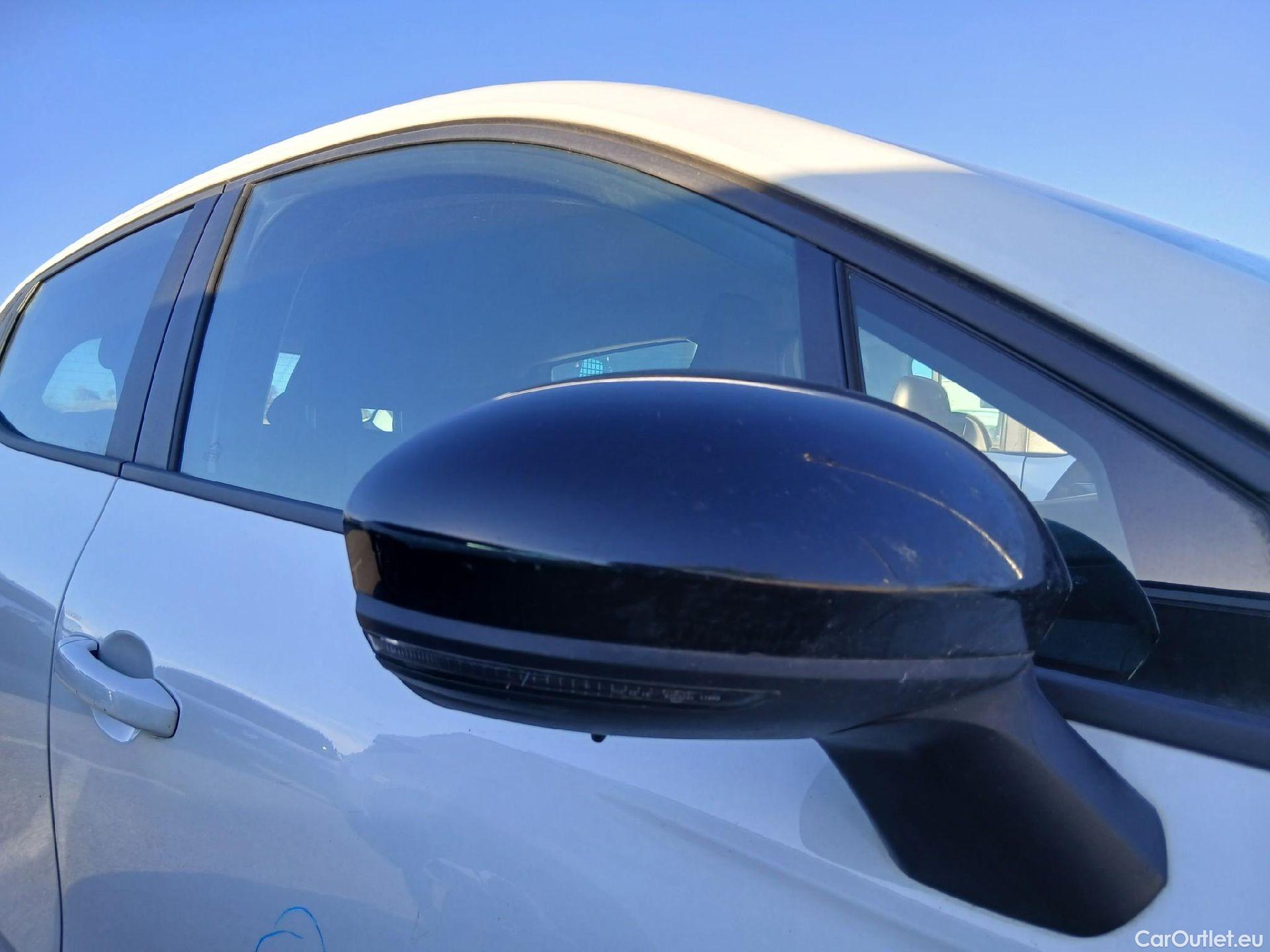  Renault  Clio RENAULT  / 2019 / 5P / berlina con portón Equilibre Blue dCi 74kW (100CV) #42