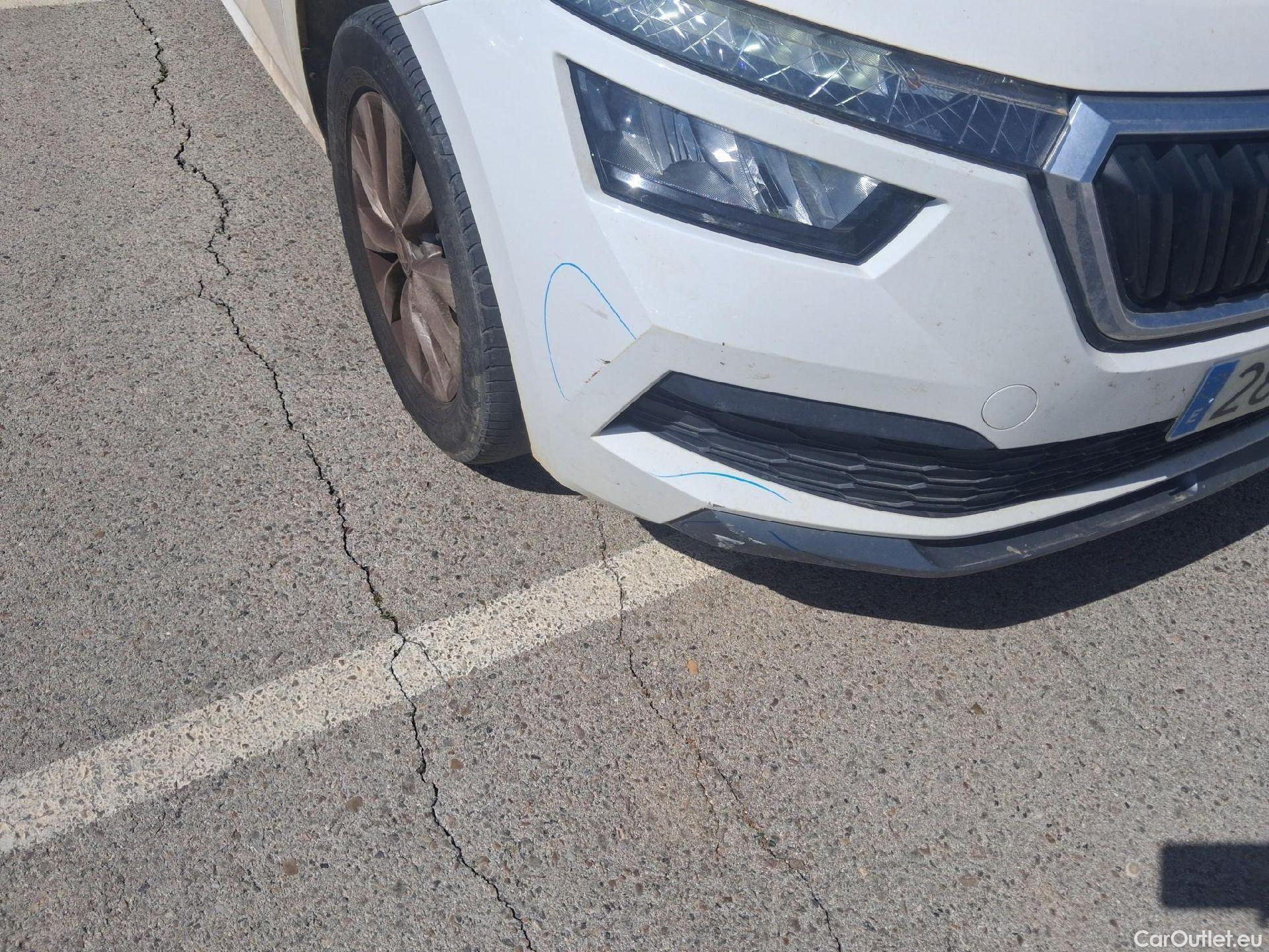  Skoda  KAMIQ SKODA  1.0 TSI 81kW (110CV) DSG Ambition (CX) #8