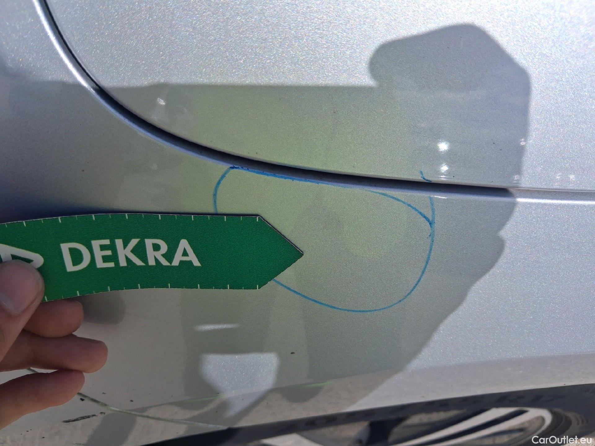  Mercedes  A-Klasse MERCEDES-BENZ Clase A / 2018 / 5P / berlina con portón A 250 e #33
