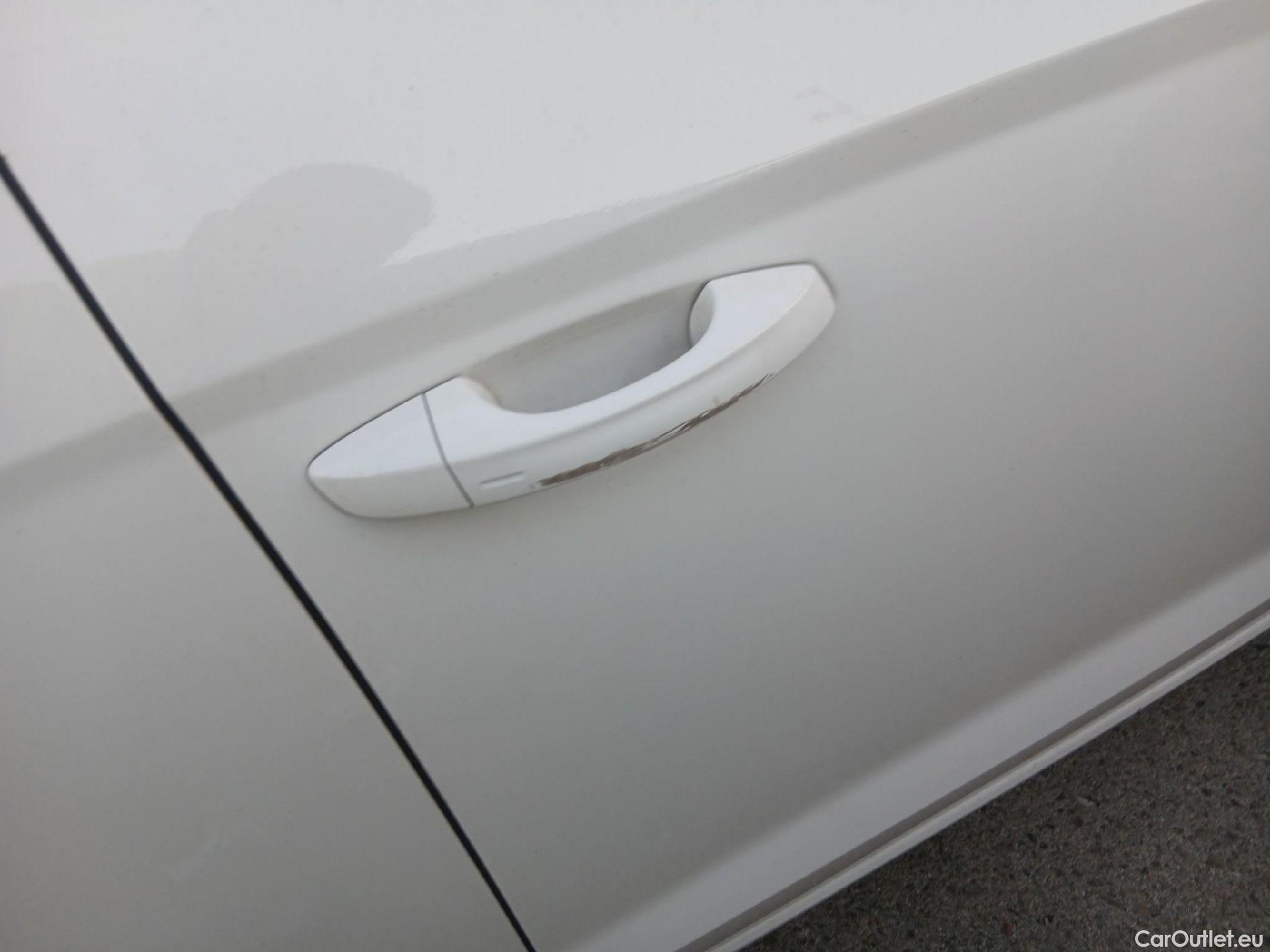  Seat  Leon SEAT León / 2016 / 5P / berlina con portón 1.6 TDI 85kW S&S Style Visio Ed Nav (AC) #36