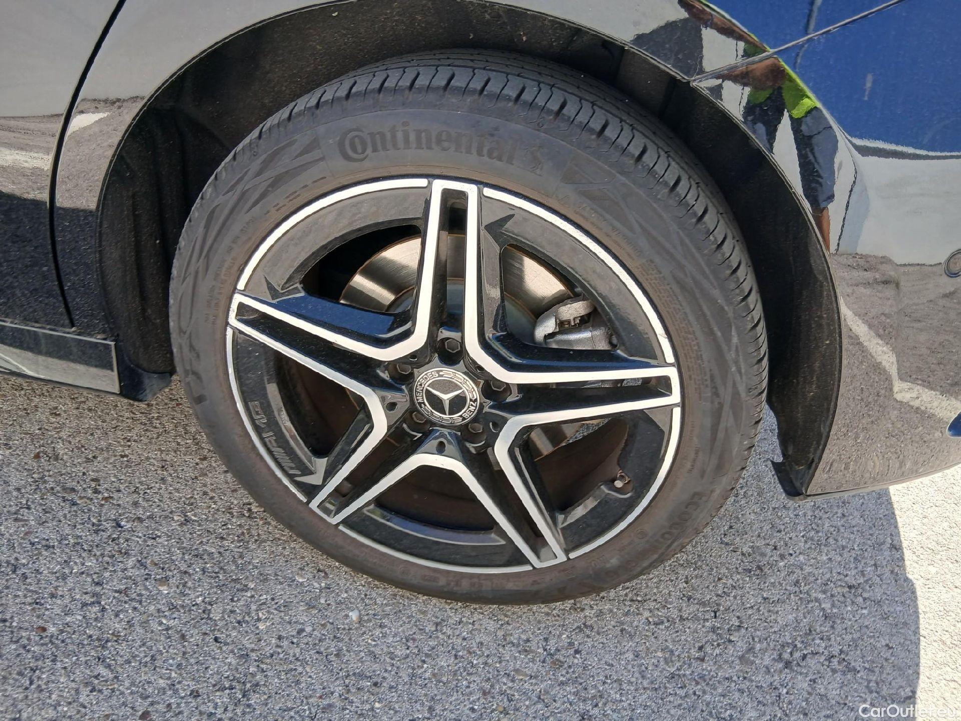  Mercedes  A-Klasse MERCEDES-BENZ Clase A / 2022 / 5P / berlina con portón A 250 e #40