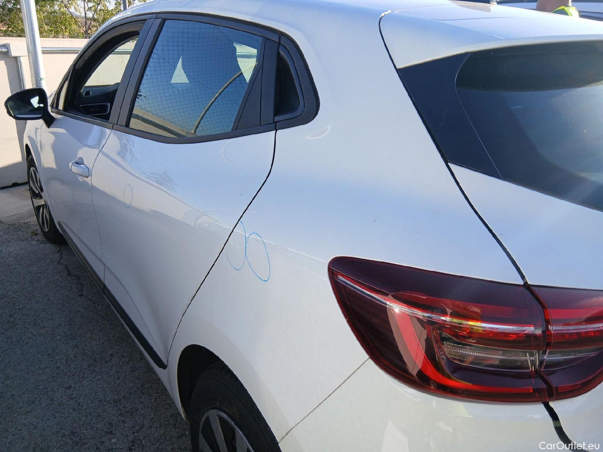  Renault  Clio RENAULT  / 2019 / 5P / berlina con portón Equilibre Blue dCi 74kW (100CV) #24