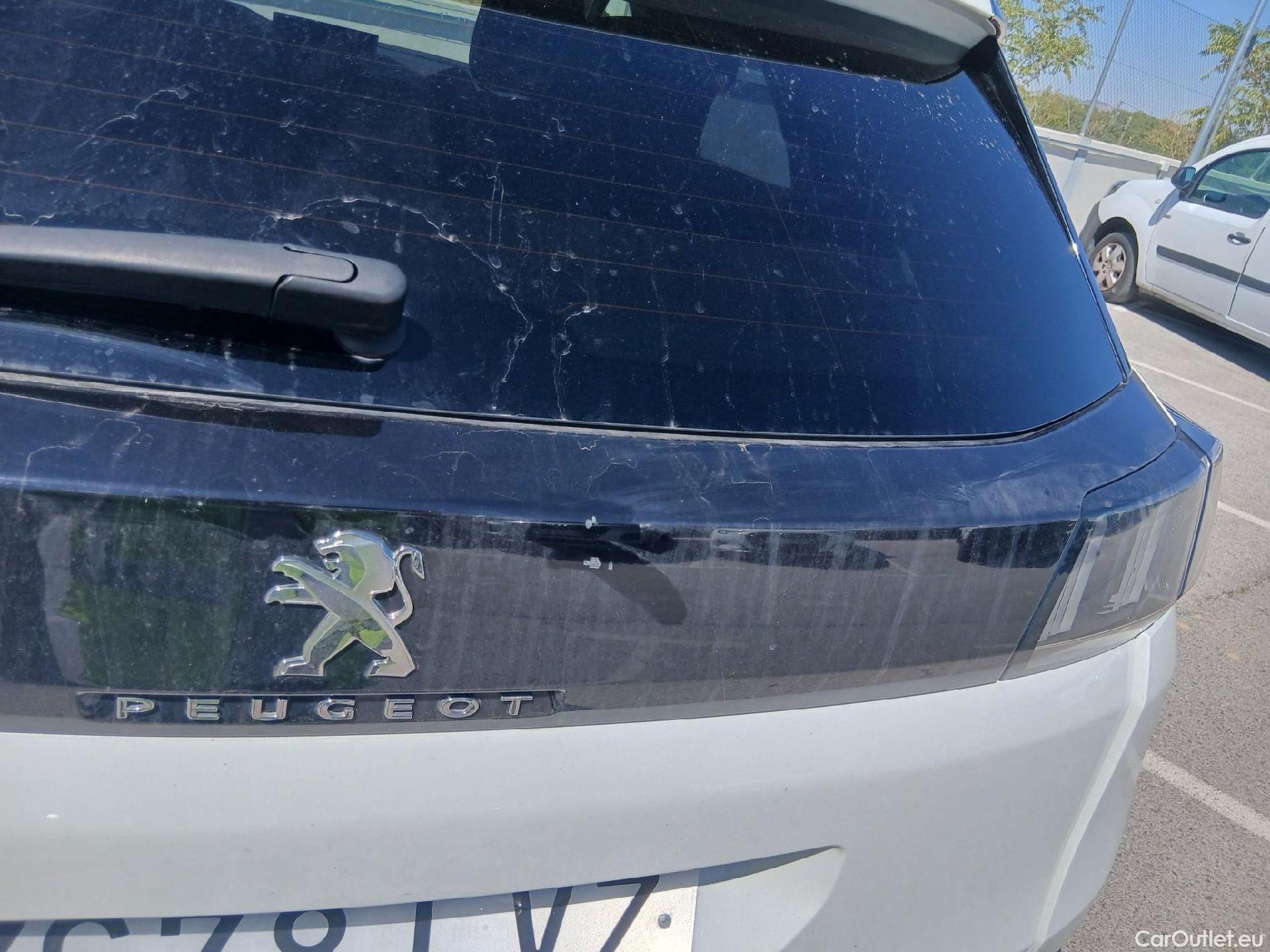  Peugeot  3008 PEUGEOT  / 2020 / 5P / todoterreno 1.5 BlueHDi 96kW (130CV) S&S Allure EAT8 #16