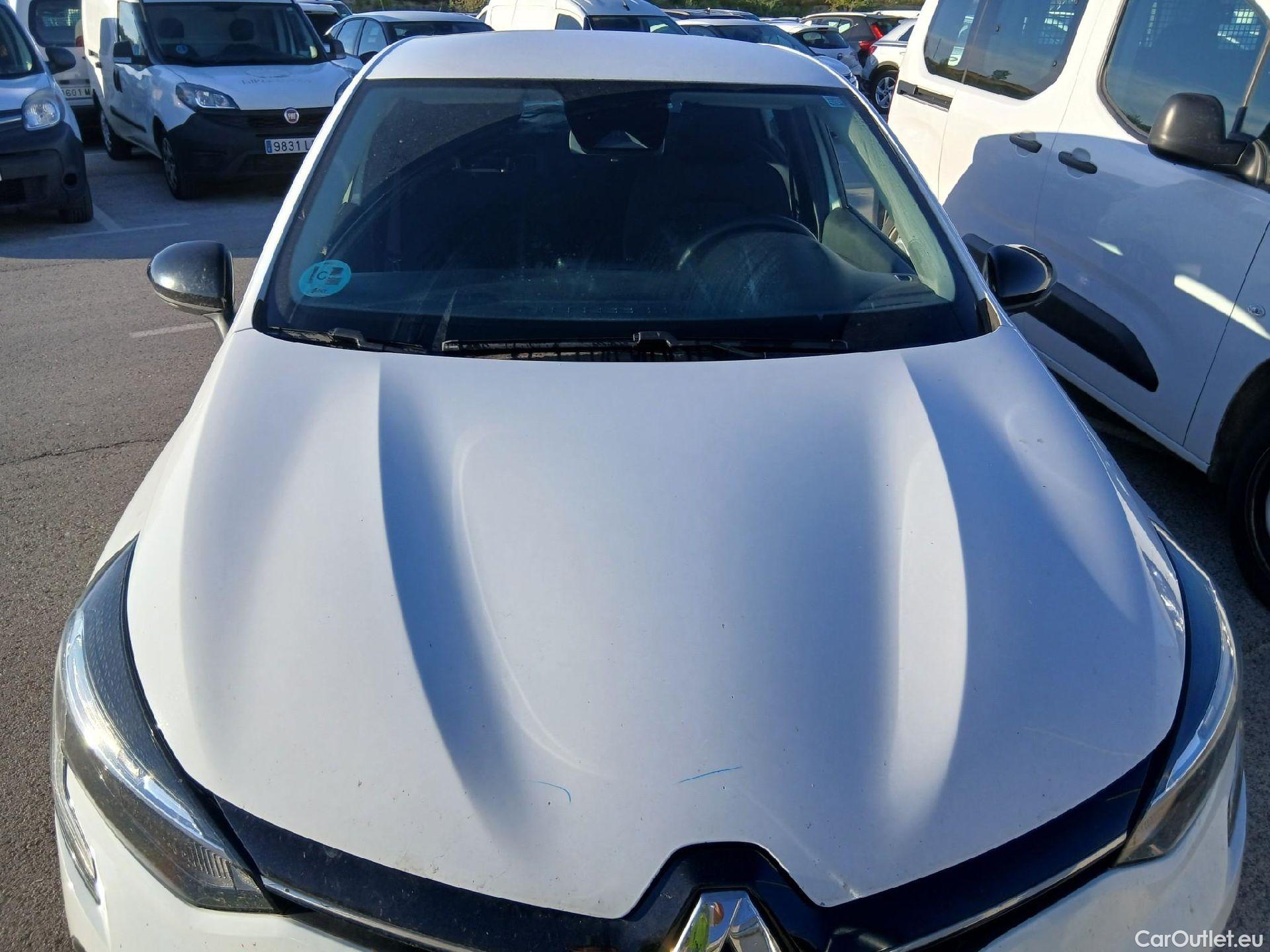  Renault  Clio RENAULT  / 2019 / 5P / berlina con portón Equilibre Blue dCi 74kW (100CV) #3