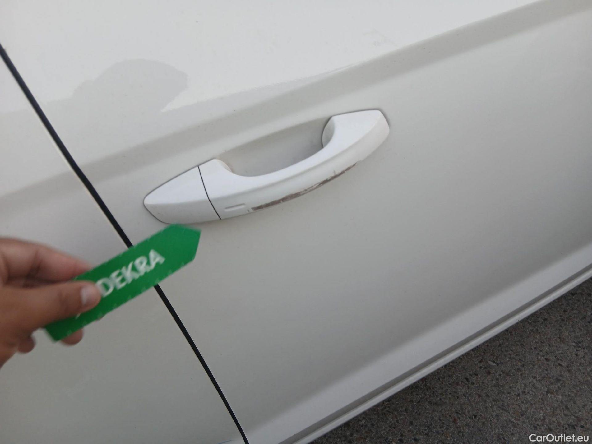 Seat  Leon SEAT León / 2016 / 5P / berlina con portón 1.6 TDI 85kW S&S Style Visio Ed Nav (AC) #37