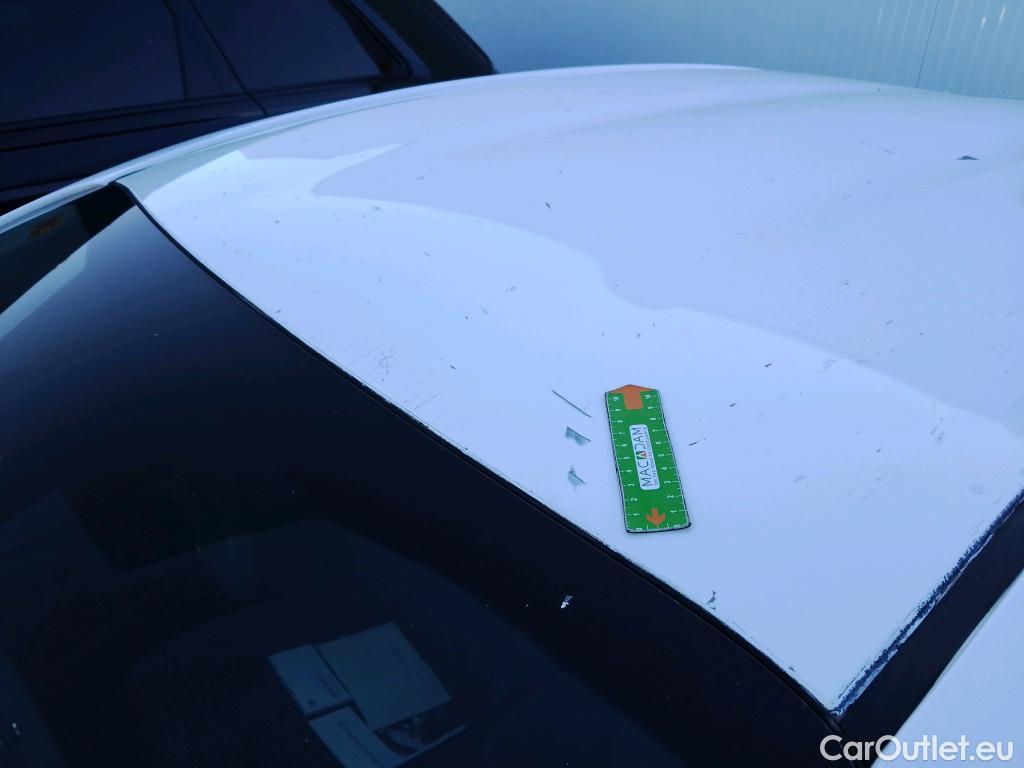  Toyota  Yaris TOYOTA  / 2020 / 5P / berlina con portón 1.5 120H Business Plus #12