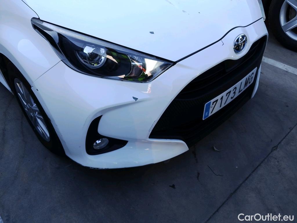  Toyota  Yaris TOYOTA  / 2020 / 5P / berlina con portón 1.5 120H Business Plus #49