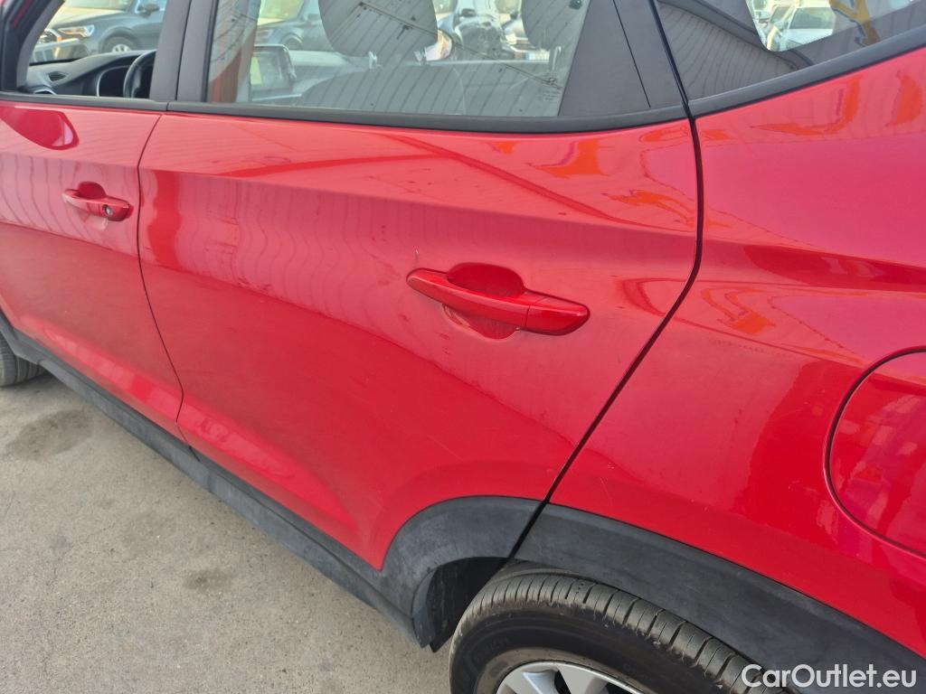  Hyundai  Tucson HYUNDAI  / 2018 / 5P / todoterreno 1.6 CRDI 85kW (116CV) 48V SLE 4X2(SP)(SL) #16