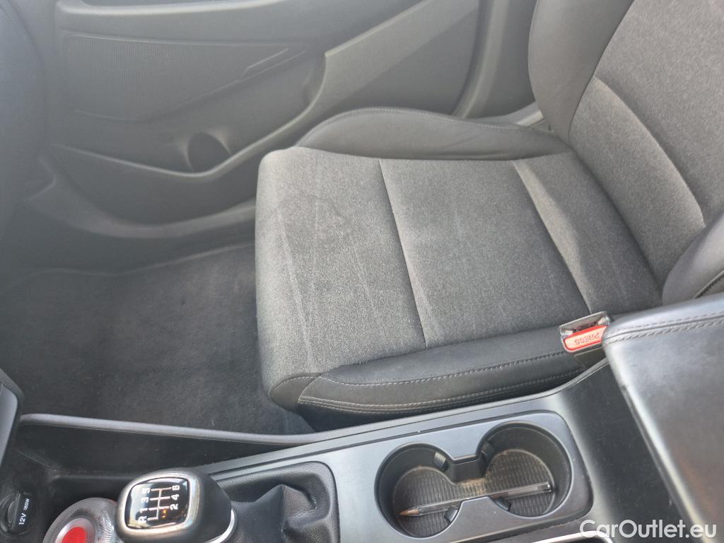  Hyundai  Tucson HYUNDAI  / 2018 / 5P / todoterreno 1.6 CRDI 85kW (116CV) 48V SLE 4X2(SP)(SL) #41