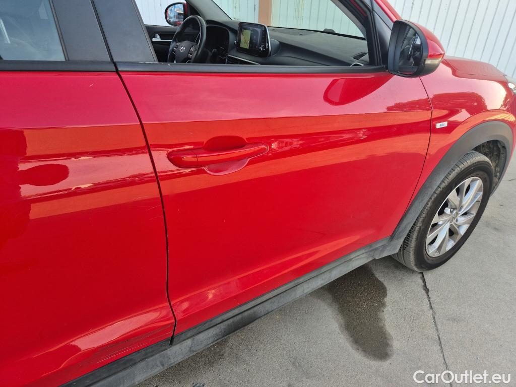  Hyundai  Tucson HYUNDAI  / 2018 / 5P / todoterreno 1.6 CRDI 85kW (116CV) 48V SLE 4X2(SP)(SL) #11