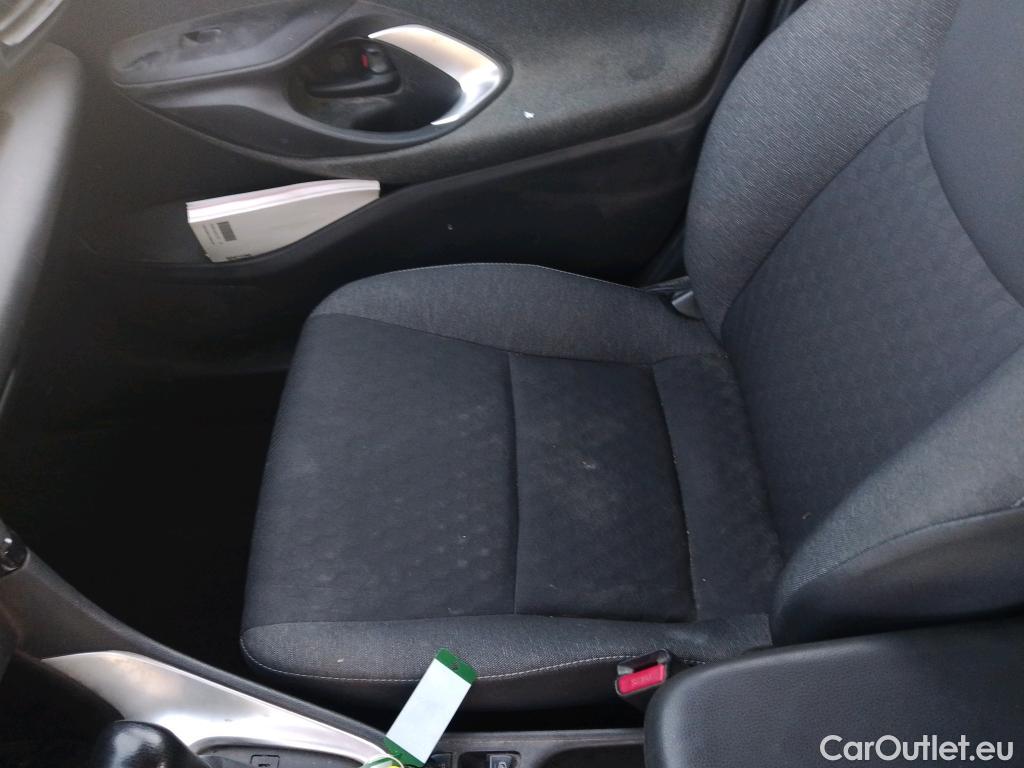  Toyota  Yaris TOYOTA  / 2020 / 5P / berlina con portón 1.5 120H Business Plus #38