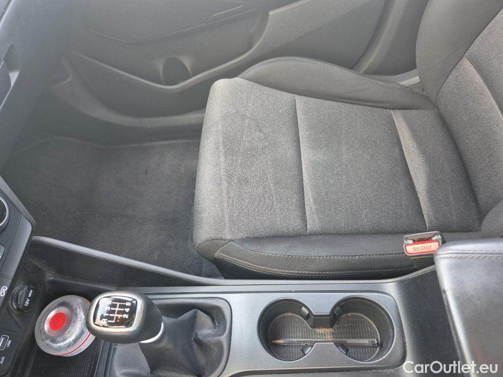  Hyundai  Tucson HYUNDAI  / 2018 / 5P / todoterreno 1.6 CRDI 85kW (116CV) 48V SLE 4X2(SP)(SL) #21
