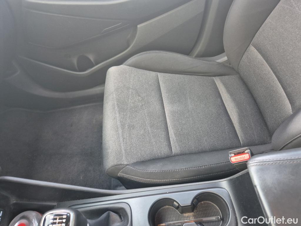  Hyundai  Tucson HYUNDAI  / 2018 / 5P / todoterreno 1.6 CRDI 85kW (116CV) 48V SLE 4X2(SP)(SL) #20