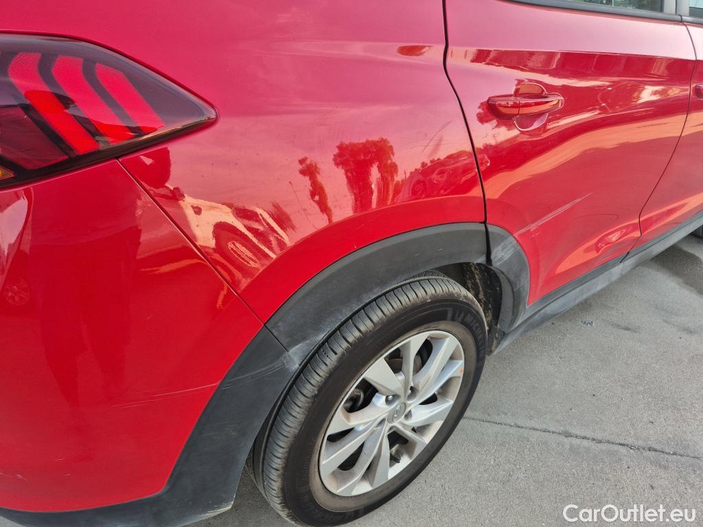  Hyundai  Tucson HYUNDAI  / 2018 / 5P / todoterreno 1.6 CRDI 85kW (116CV) 48V SLE 4X2(SP)(SL) #31
