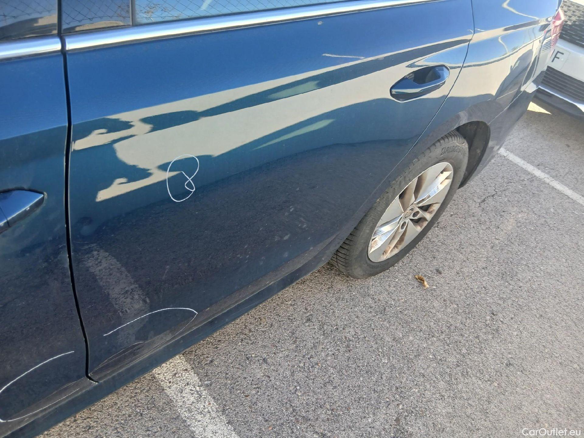  Skoda  Octavia SKODA  / 2020 / 5P / familiar Combi 2.0 TDI 85kW(115CV) DSG Ambition #34