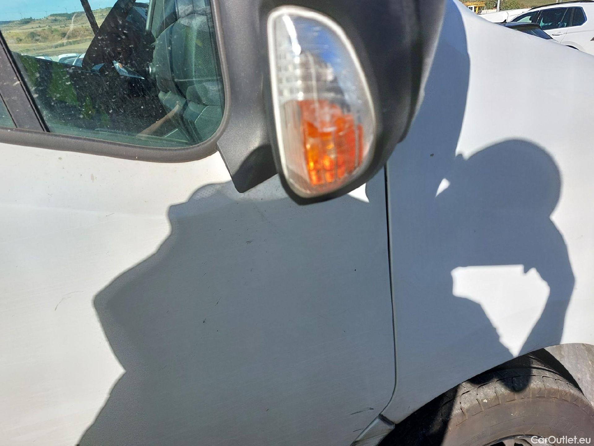  Nissan  NV400 NISSAN  / 2018 / 3P / capitoné L3H1 3,5T 2.3dCi EU6 96kW RWD OPTIMA #24