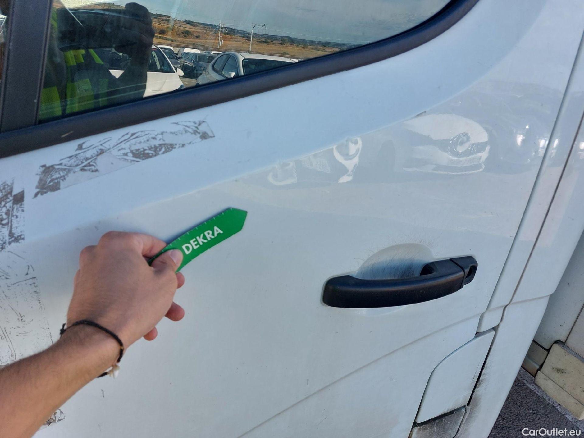  Nissan  NV400 NISSAN  / 2018 / 3P / capitoné L3H1 3,5T 2.3dCi EU6 96kW RWD OPTIMA #11