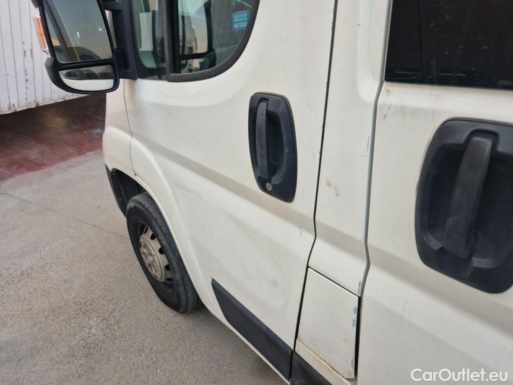  Peugeot  Boxer PEUGEOT  / 2014 / 4P / combi Combi 5/9 Pl 330 L1H1 BlueHDi 88KW (120)  #46