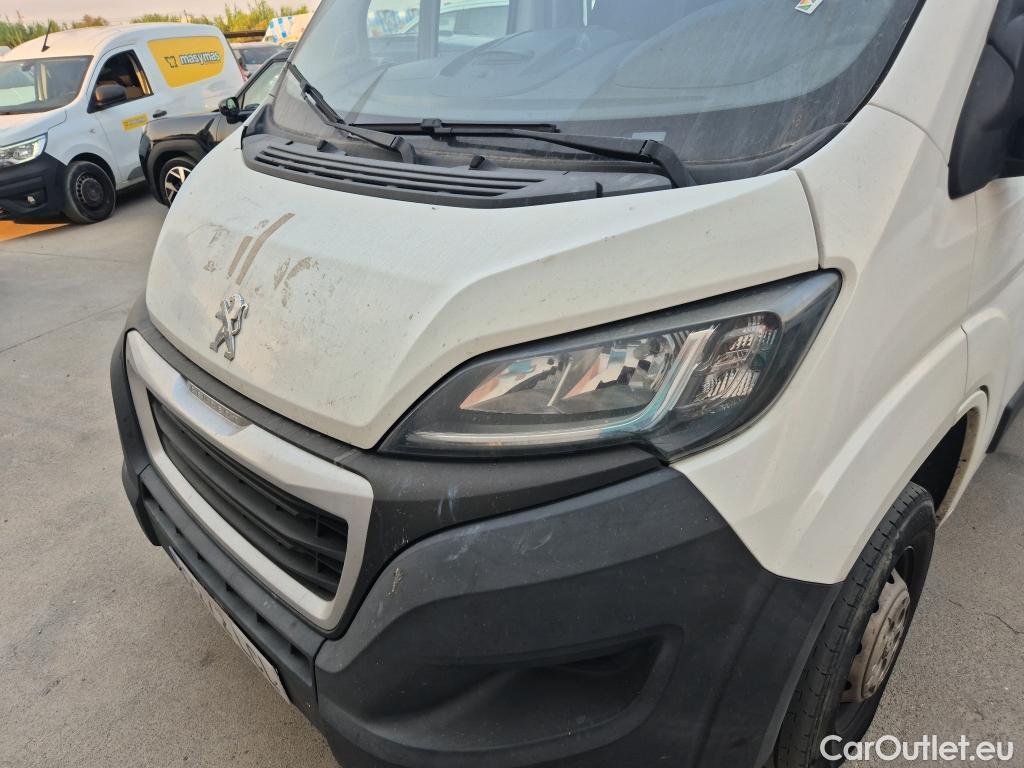  Peugeot  Boxer PEUGEOT  / 2014 / 4P / combi Combi 5/9 Pl 330 L1H1 BlueHDi 88KW (120)  #21