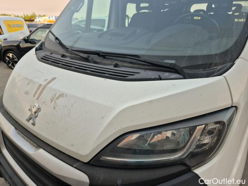  Peugeot  Boxer PEUGEOT  / 2014 / 4P / combi Combi 5/9 Pl 330 L1H1 BlueHDi 88KW (120)  #44