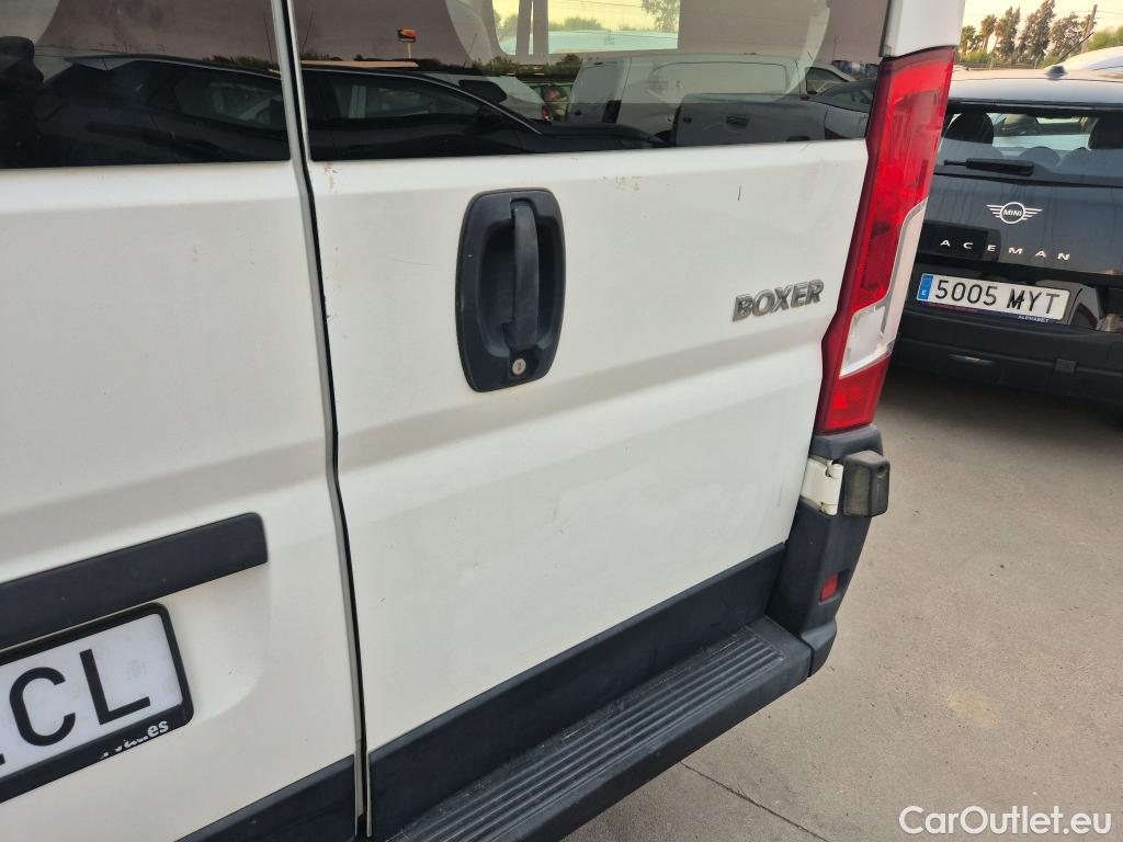  Peugeot  Boxer PEUGEOT  / 2014 / 4P / combi Combi 5/9 Pl 330 L1H1 BlueHDi 88KW (120)  #42